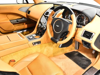 ASTON MARTIN RAPIDE - 9