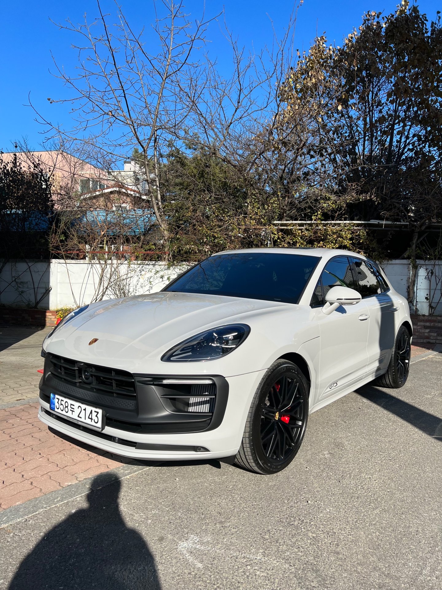 PORSCHE MACAN - View 1