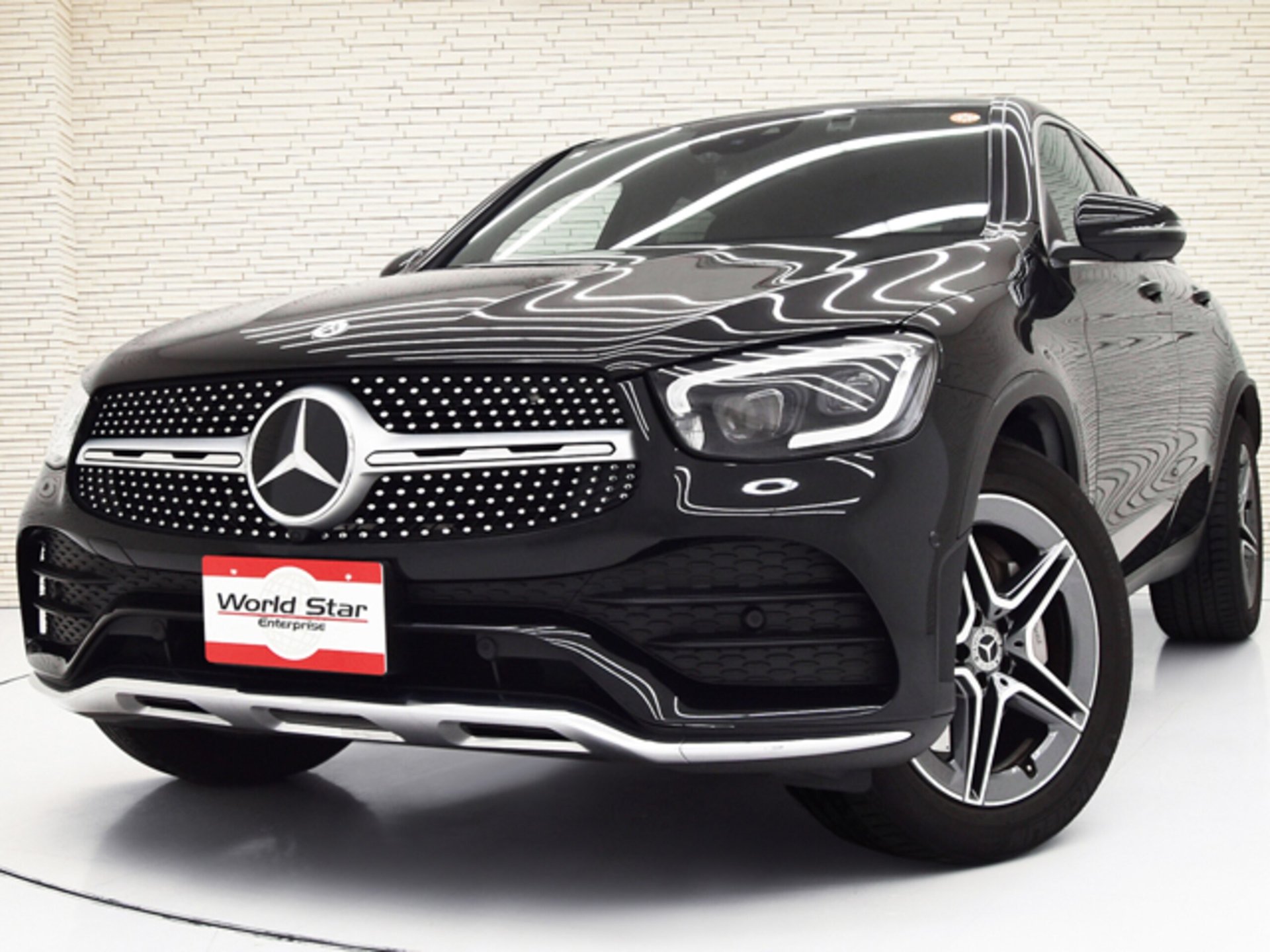 MERCEDES-BENZ GLC - View 1