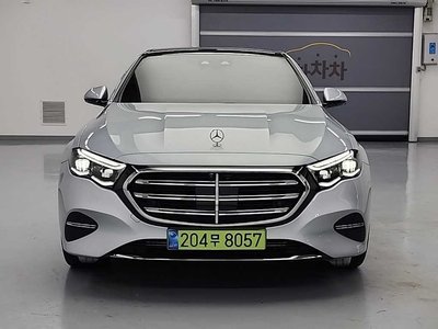 MERCEDES-BENZ E-CLASS - 4