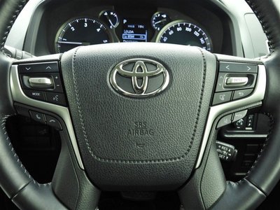 TOYOTA LAND CRUISER - 10