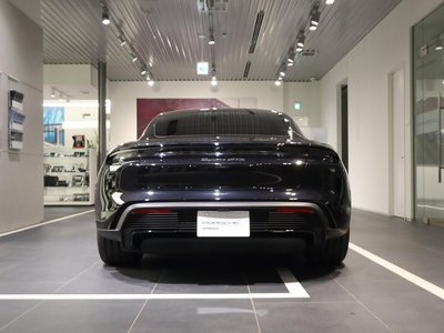 2023 Porsche TAYCAN photo 8
