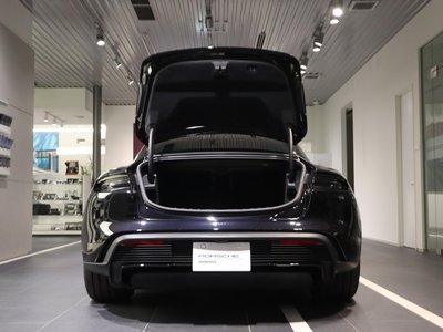 2023 Porsche TAYCAN — миниатюра 21