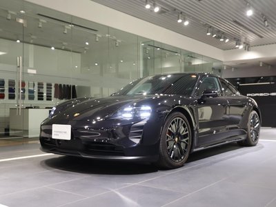 2023 Porsche TAYCAN photo 3