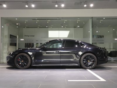 2023 Porsche TAYCAN photo 10