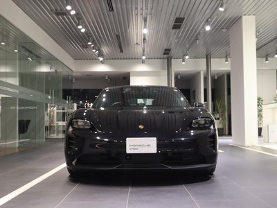 2023 Porsche TAYCAN photo 4