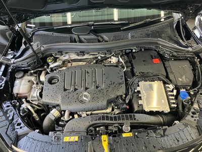 MERCEDES-BENZ GLA - 4