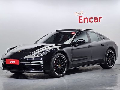 PORSCHE PANAMERA - 1