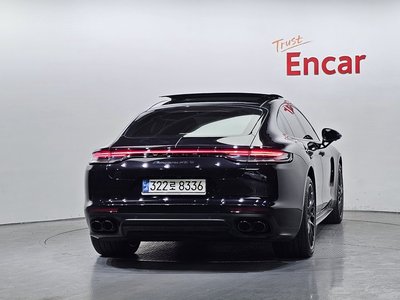 PORSCHE PANAMERA - 3