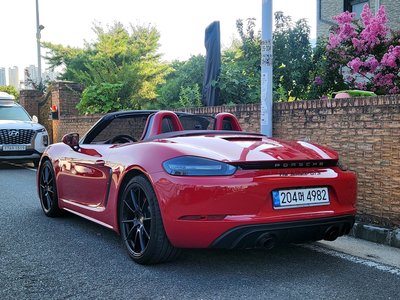 صورة 3 لـ 2023 Porsche 718