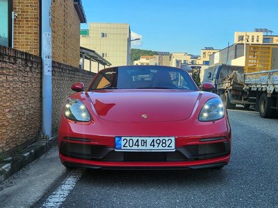 صورة 4 لـ 2023 Porsche 718