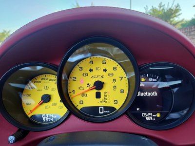 صورة 9 لـ 2023 Porsche 718