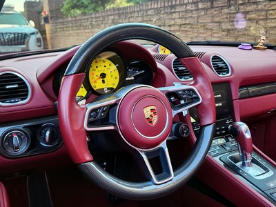 صورة 8 لـ 2023 Porsche 718