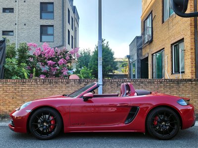 صورة 2 لـ 2023 Porsche 718