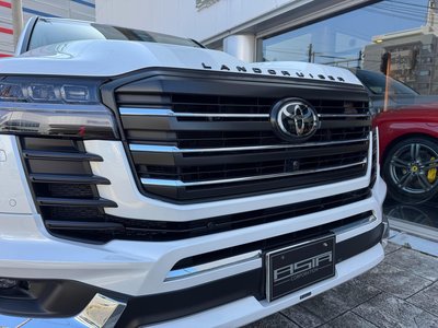 TOYOTA LAND CRUISER 300 - 7