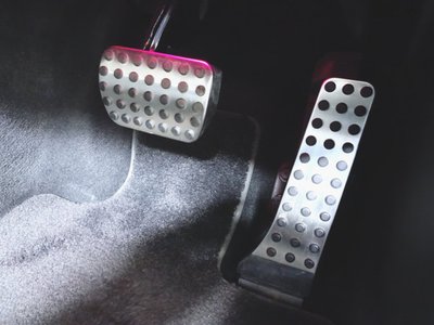 MERCEDES-BENZ E-CLASS - 9