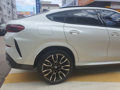 صورة 8 لـ 2025 BMW X6