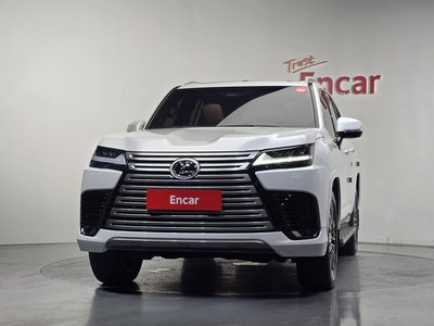 2025 Lexus LX — фото 2