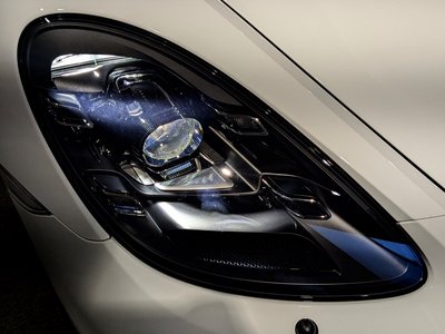 PORSCHE 718 SPYDER - 6