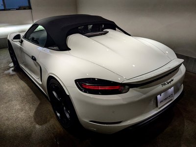 PORSCHE 718 SPYDER - 8
