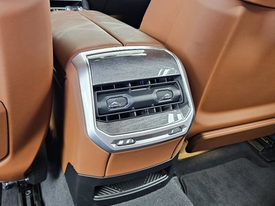 2024 BMW 7 SERIES thumbnail 32