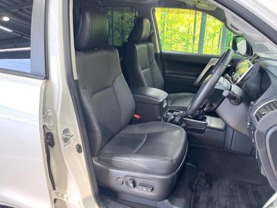 TOYOTA LAND CRUISER PRADO - 8