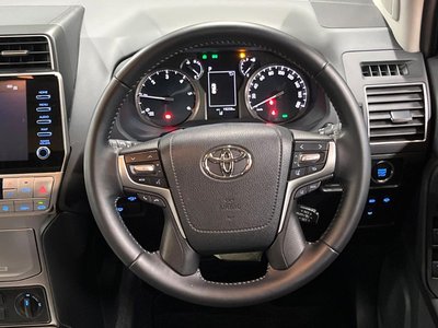 TOYOTA LAND CRUISER PRADO - 8