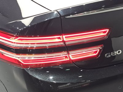 GENESIS G80 (RG3) - 10