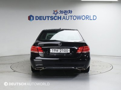 MERCEDES-BENZ E-CLASS - 3