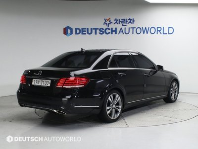 MERCEDES-BENZ E-CLASS - 5