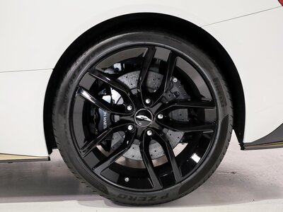 ASTON MARTIN VANQUISH - 8