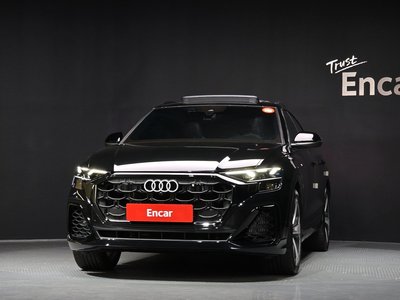 AUDI Q8 - 2