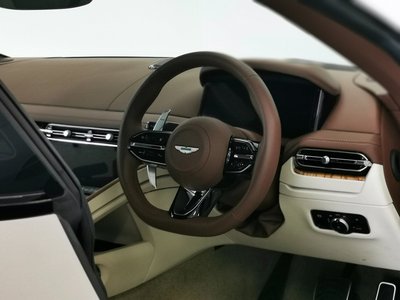 2026 Aston Martin DB12 照片 9