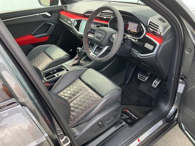 صورة 19 لـ 2021 AUDI RS Q3