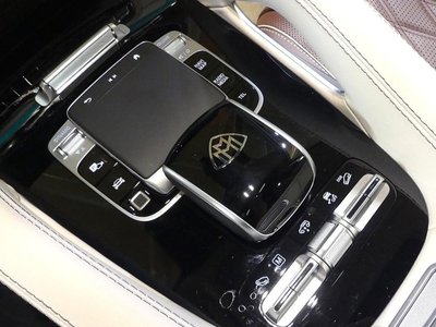 2025 Mercedes-BENZ GLS thumbnail 17