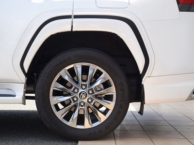 2024 Toyota LAND CRUISER 300 — миниатюра 19