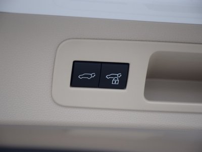 2024 Toyota LAND CRUISER 300 — миниатюра 27