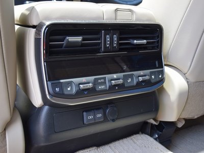 2024 Toyota LAND CRUISER 300 — миниатюра 38