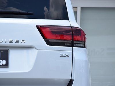 2024 Toyota LAND CRUISER 300 — миниатюра 26