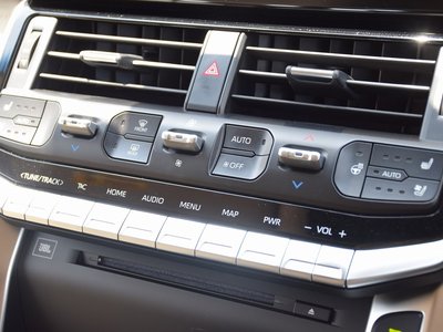 2024 Toyota LAND CRUISER 300 — миниатюра 45