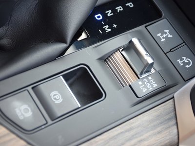 2024 Toyota LAND CRUISER 300 — миниатюра 50