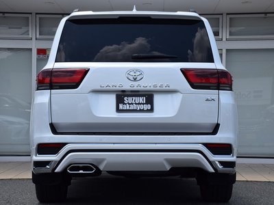 2024 Toyota LAND CRUISER 300 — миниатюра 24