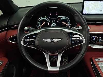 2021 Genesis GV70 thumbnail 13