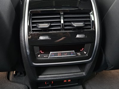 2025 BMW X5 缩略图 18