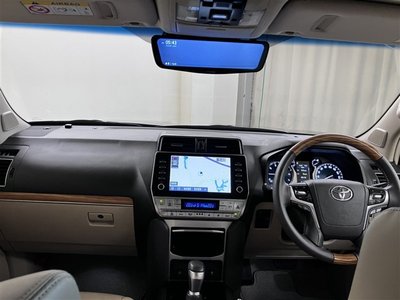 TOYOTA LAND CRUISER PRADO - 8