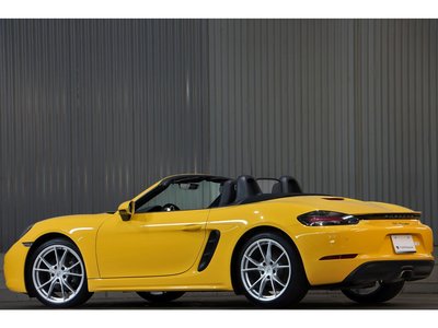 2018 Porsche 718 thumbnail 20