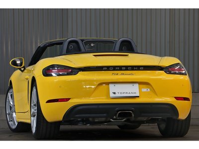 2018 Porsche 718 thumbnail 19