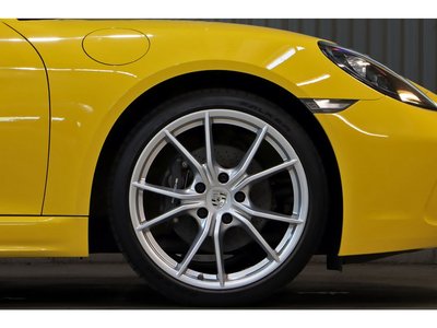 2018 Porsche 718 thumbnail 27