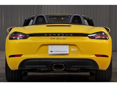 صورة 8 لـ 2018 Porsche 718