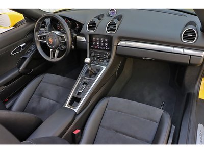 صورة 10 لـ 2018 Porsche 718